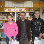 Детский писатель В. Сотников с его читателями